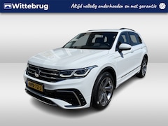 Volkswagen Tiguan - 1.4 TSI eHybrid R-Line / AUTOMAAT/ TREKHAAK/ 245PK/ 2X R-LINE/ 19" LMV/ 3-ZONE CLIMA/ MATR