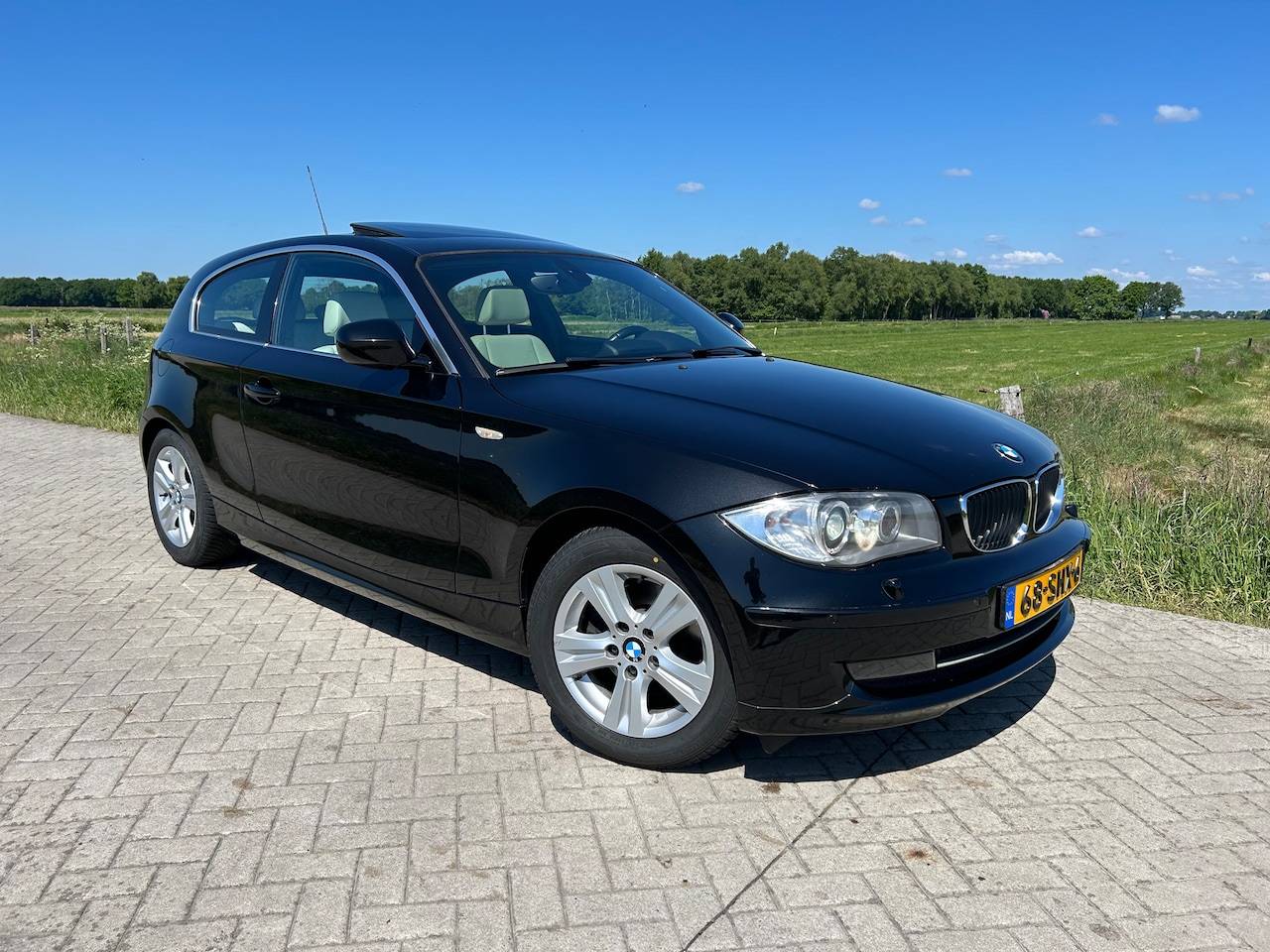 BMW 1-serie - 120i Business Line Ultimate Edition Orgineel Nederlandse auto - AutoWereld.nl