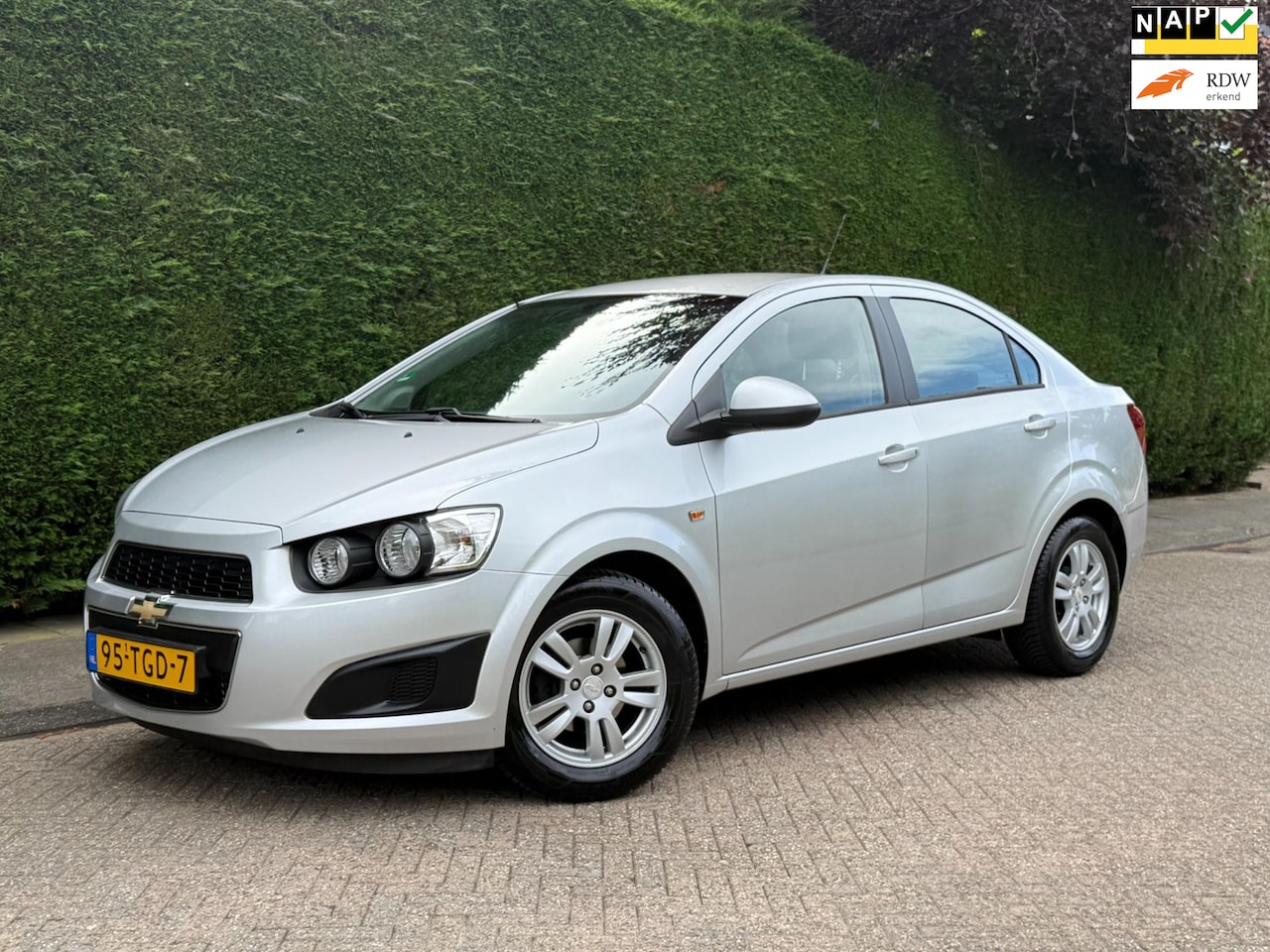Chevrolet Aveo - 1.2 LT /AIRCO/CRUISE/ZEER LAGE KM/RIJDTSUPER!/ - AutoWereld.nl