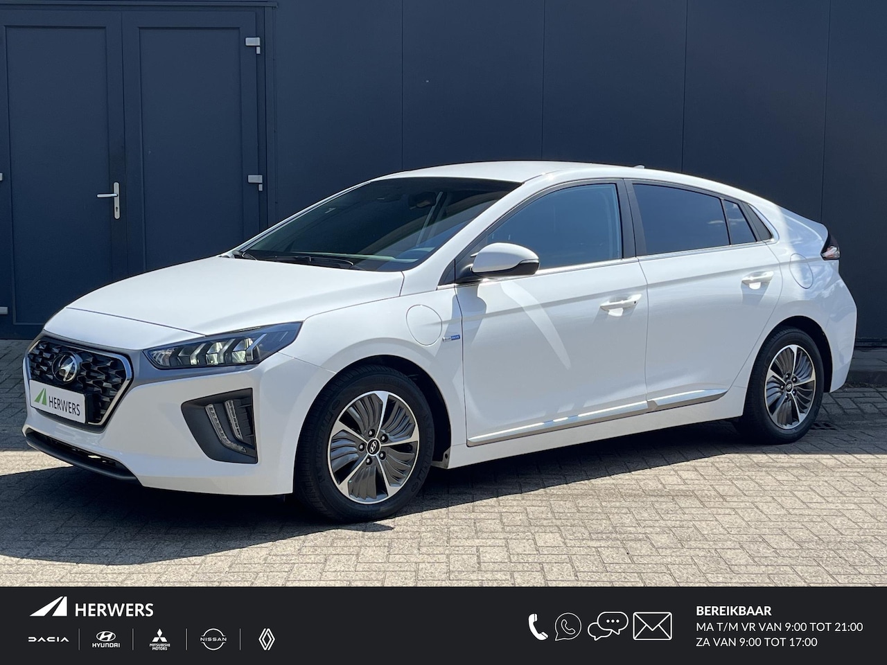 Hyundai IONIQ - 1.6 GDi PHEV Comfort Automaat / Dealer onderhouden / Accu SoH 100% / EAER 52 km / Adapt. C - AutoWereld.nl