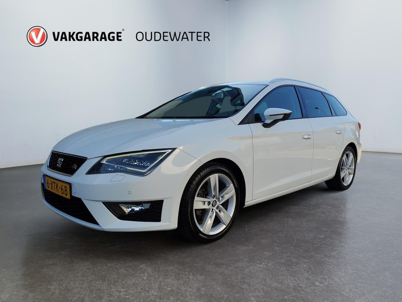 Seat Leon ST - 1.4 TSI ACT FR Dynamic * DSG * Pano * Alcantara - AutoWereld.nl