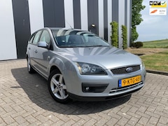 Ford Focus Wagon - 2.0-16V First Edition Nw APK-Airco-ElekPakket-Trekhaak-2Sleutels