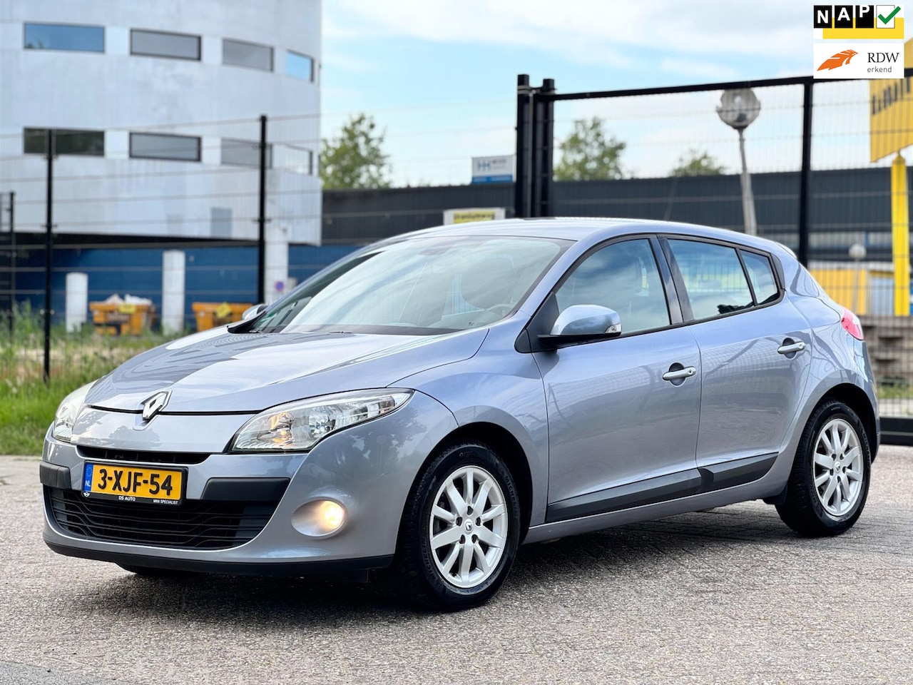 Renault Mégane - 2.0 Expression|AUT|KEYLLES|PSENSOR|HALFLEDER|CRUISE|AIRCO|INCL JAAR APK - AutoWereld.nl