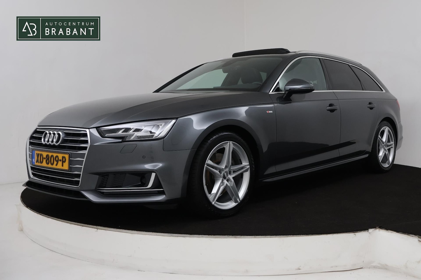 Audi A4 Avant - 2.0 TFSI MHEV Sport S line black edition (PANORAMADAK, TREKHAAK, CRUISE, NAVIGATIE, STOELV - AutoWereld.nl