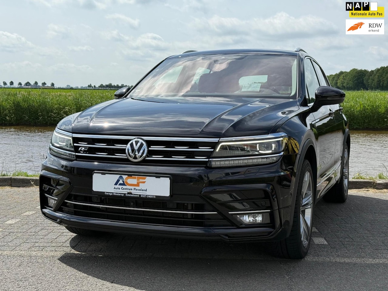 Volkswagen Tiguan - 2.0 TSI 4Motion Highline Business R Leer / standkachel / trekhaak enz.. - AutoWereld.nl