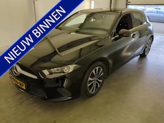 Mercedes-Benz A-klasse - 180 Business Solution NL AUTO | WIDESCREEN | CAMERA | HALF LEDER | TREKHAAK |
