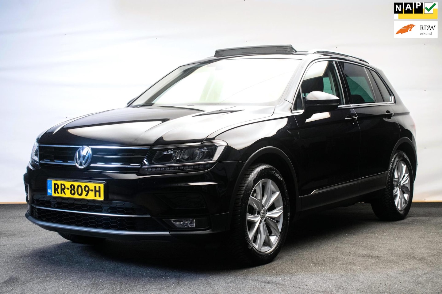 Volkswagen Tiguan - 1.4 TSI ACT Highline Automaat ORG NL [ Pano Virtual Memory Leder EL-Trekhaak Carplay LED A - AutoWereld.nl