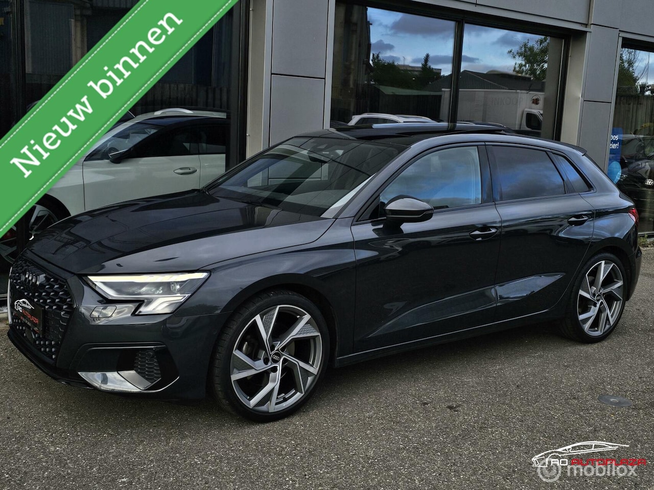 Audi A3 Sportback - 35 TFSI S-Line Panorama/RS seats/Keyless/19 inch - AutoWereld.nl