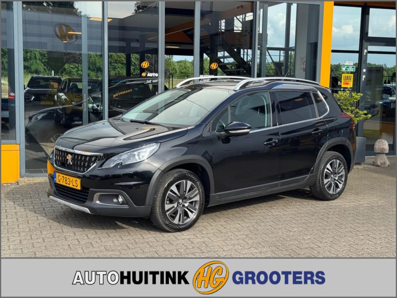 Peugeot 2008 - 1.2 PureTech Allure - panoramadak - navi - camera - AutoWereld.nl