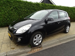 Hyundai i20 - 1.2I I-CATCHER-81188Km-Airco climatronic--Hlf Leer-stb