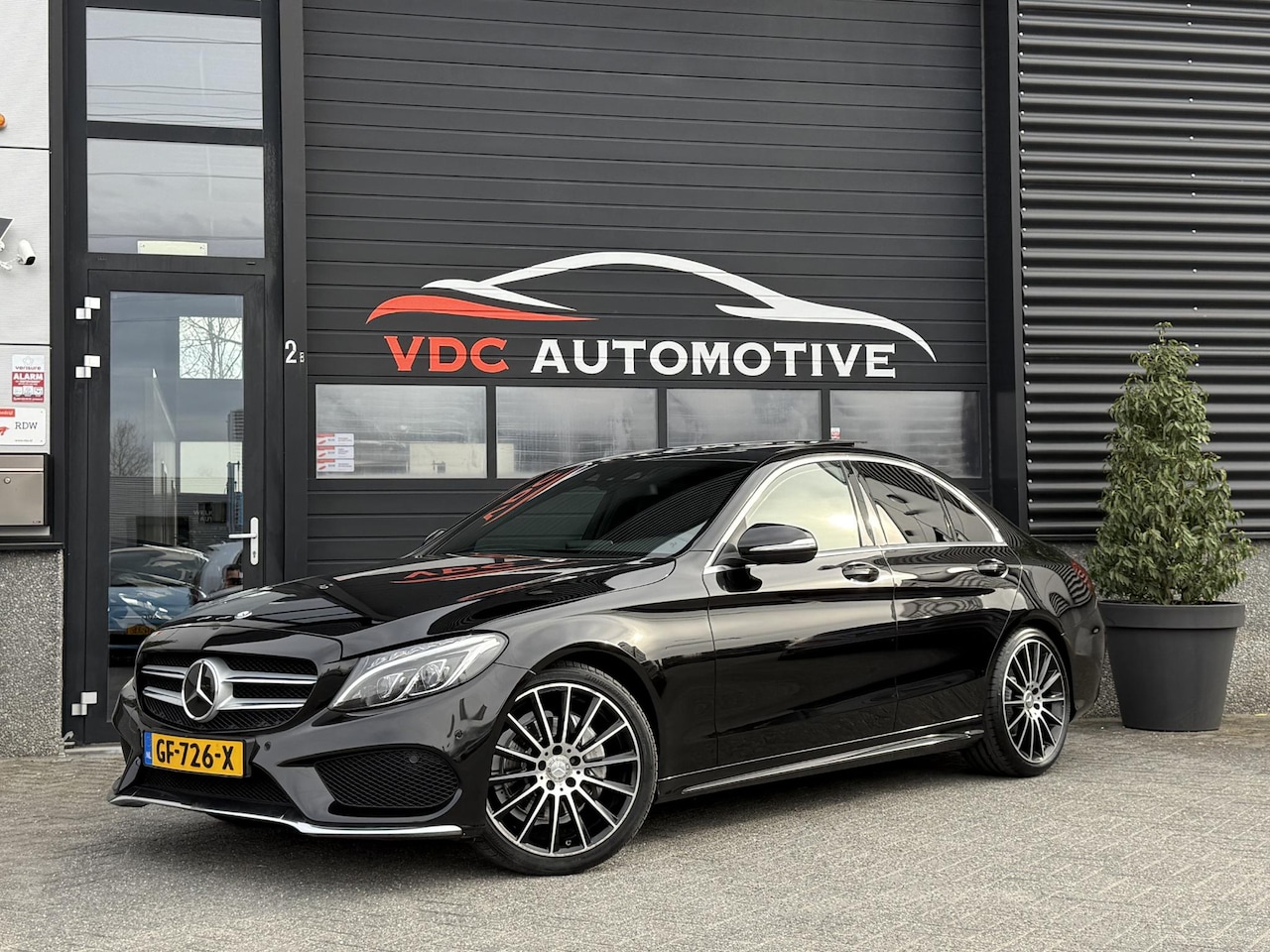 Mercedes-Benz C-klasse - 220 CDI AMG Pano | Luchtvering | Trekhaak | Burmester | Camera | Distronic | Dealer Onderh - AutoWereld.nl