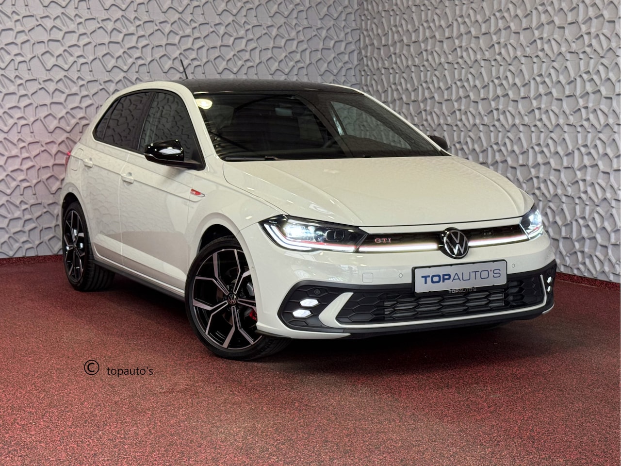 Volkswagen Polo - 2.0 TSI GTI 207PK PANO IQ LED/GRILL CAMERA STOELVERW ADAP.CRUIS ZWARTE.HEMEL 18'' LMV BEAT - AutoWereld.nl