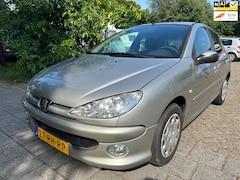 Peugeot 206 - 1.4 5 deurs nap , airco