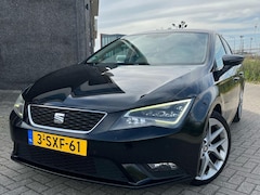 Seat Leon - 1.6 TDI FR SPORT LED APK CRÈME LEER
