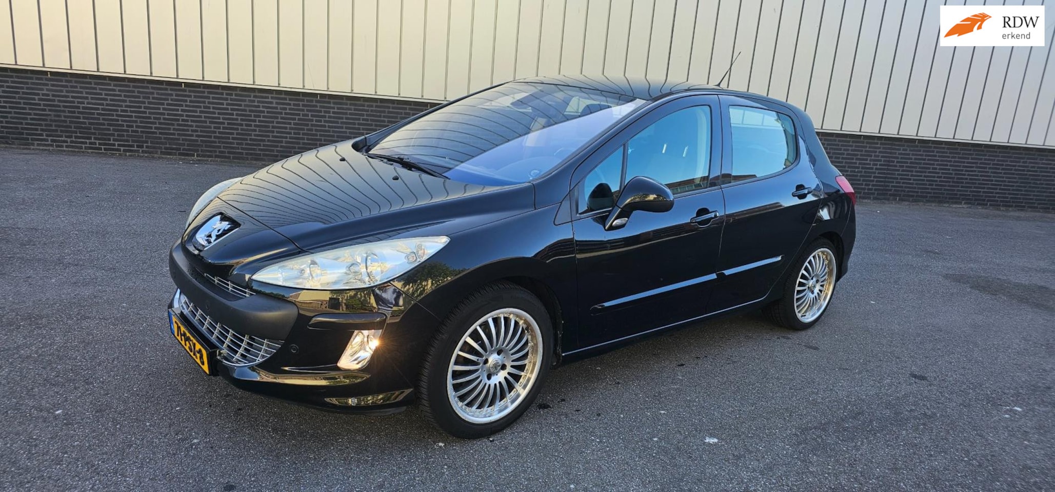 Peugeot 308 - 1.6 THP Signature automaat handel/export - AutoWereld.nl