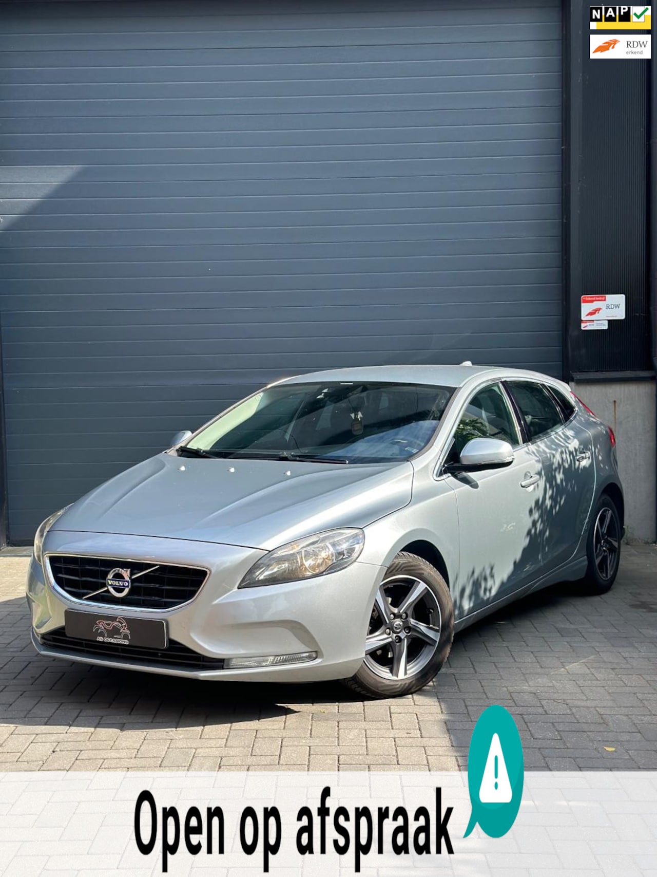 Volvo V40 - 1.6 D2 R-Desgin - Cam - CitySafe - AutoWereld.nl