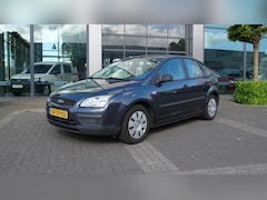 Ford Focus - 1.4-16V Ambiente | Airco | Trekhaak | APK tot 05-26