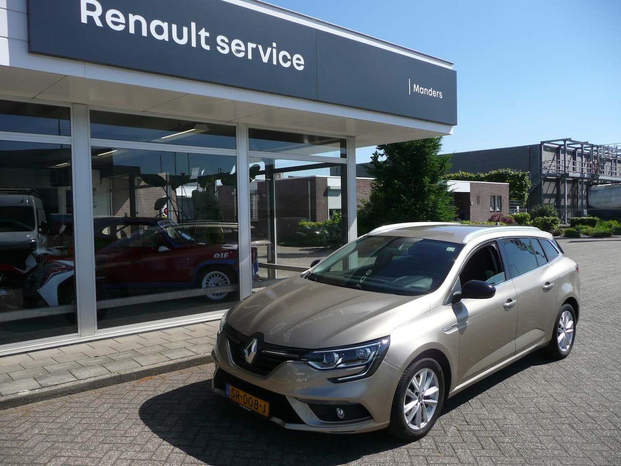 Renault Mégane Estate - TCe 130 Limited PARK ASSIST A./ LM VELGEN/ R-LINK NAVIGATIE/ APPLE CAR PLAY/ANDROID AUTO/ - AutoWereld.nl