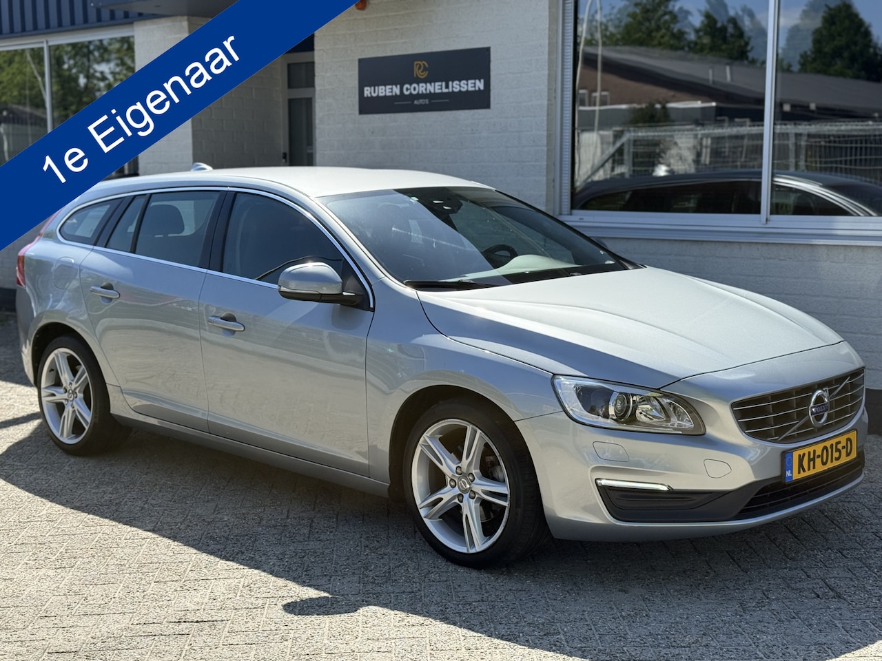 Volvo V60 - 1.5 T2 | 1e EIGENAAR | TREKHAAK | NL AUTO | XENON | STOELVERWARMING | DEAL. ONDH - AutoWereld.nl