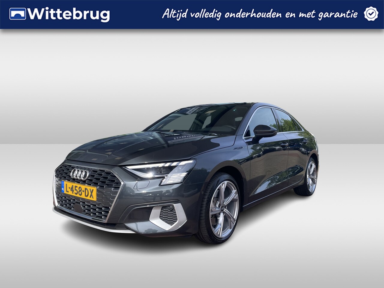 Audi A3 Limousine - 35 TFSI edition one 150 PK !!/ / AUT/ Metallic/ Manhattangrijs/ Digitale cockpit /S line I - AutoWereld.nl