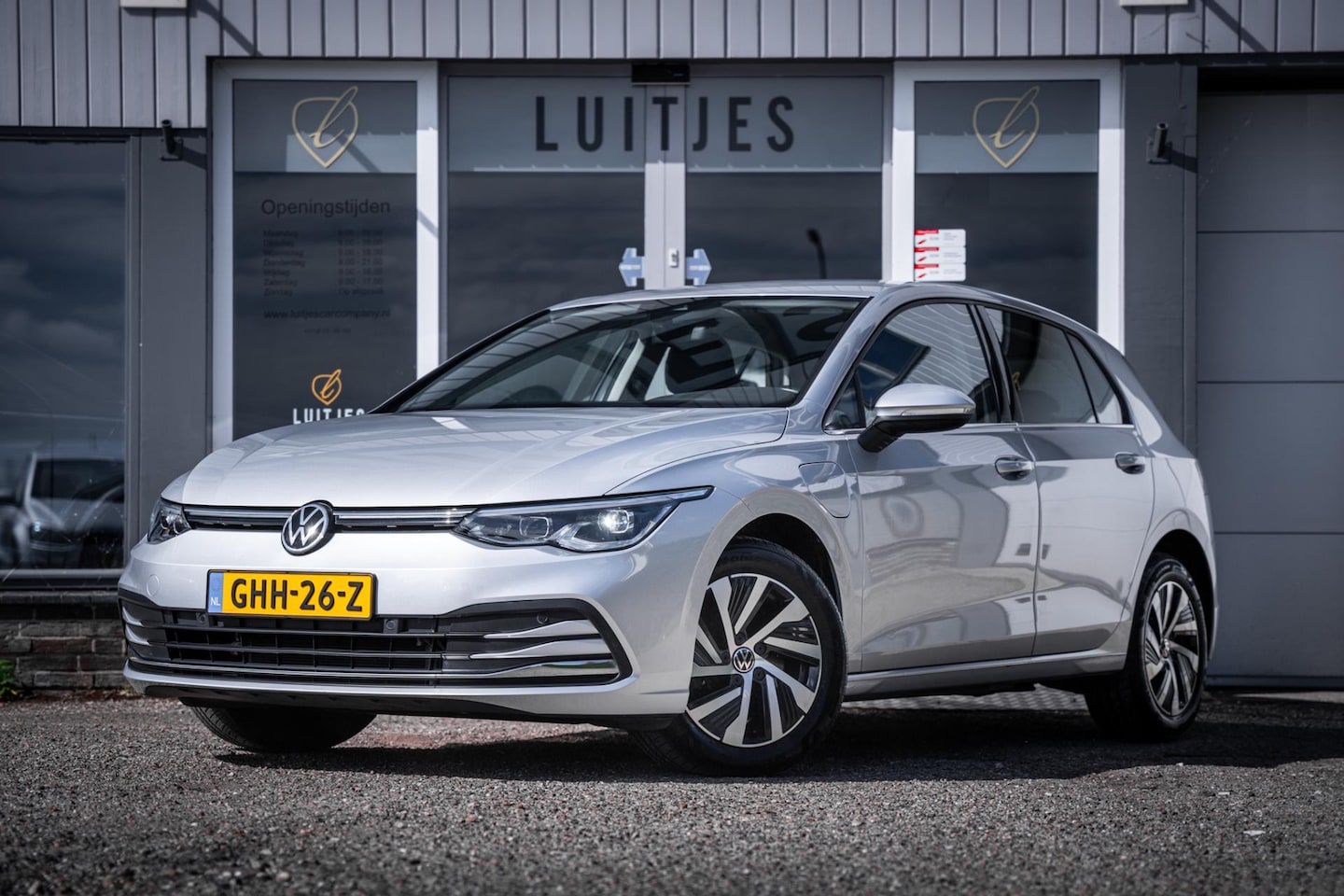 Volkswagen Golf - 1.4 eHybrid Style I Stoelmassage I Virtual-cockpit I Sfeerverl. I Carplay I Stuurverw. I D - AutoWereld.nl