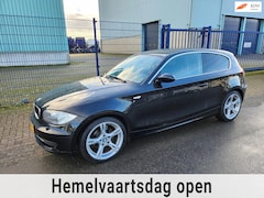 BMW 1-serie - 116i *AIRCO*CV*NAVI*ELEC.RAMEN*CV*18 INCH