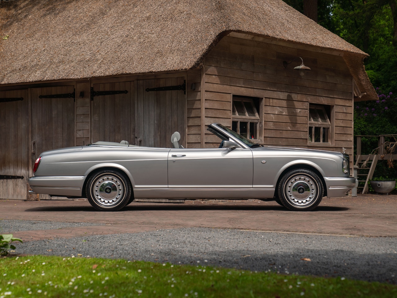 Rolls-Royce Corniche - | First owner | One of 374 | France car - AutoWereld.nl