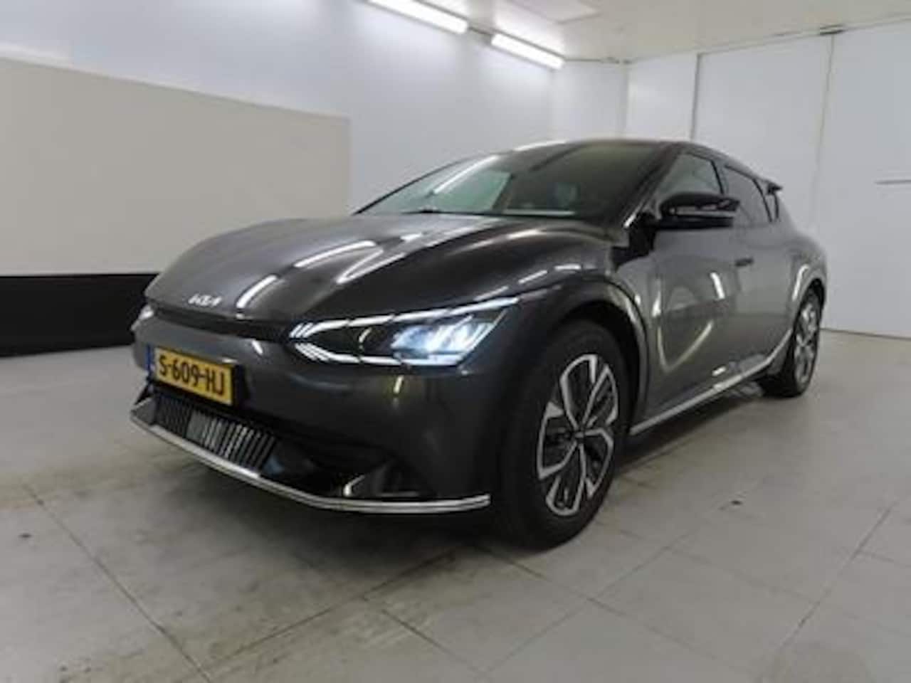 Kia EV6 - PLUS RWD 77.4KWH/THAAK/LEER/LED/ACARPLAY/FABRIEKSGARANTIE - AutoWereld.nl