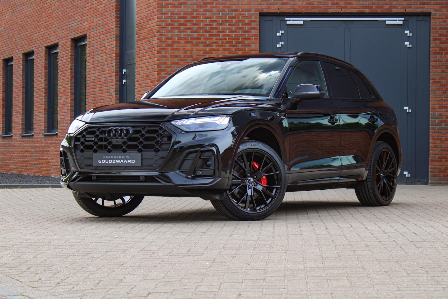 Audi Q5 - 55 TFSI e S edition Competition | Pano | Leder | Rode stiksels | 360 graden - AutoWereld.nl
