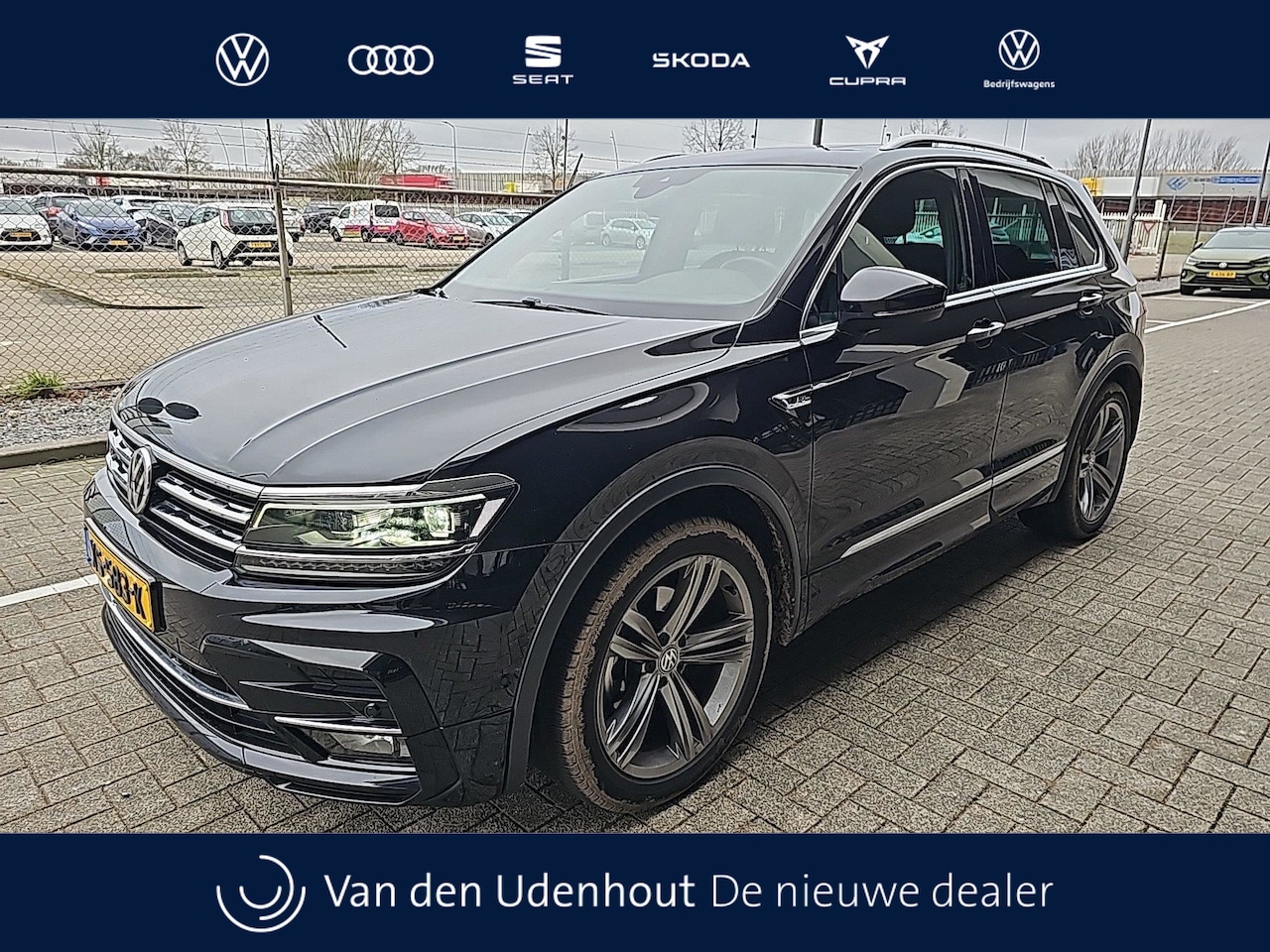 Volkswagen Tiguan - 1.5 TSI ACT Highline Business R | Panoramadak | Trekhaak | - AutoWereld.nl