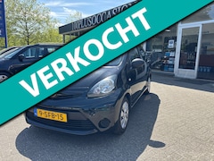 Toyota Aygo - 1.0 VVT-i Now. 1e eigenaresse Nieuwe apk