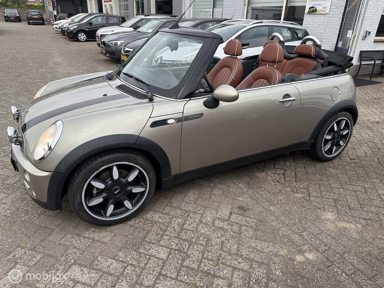 MINI Cabrio - 1.6 Cooper Sidewalk 1.6 Cooper Sidewalk - AutoWereld.nl