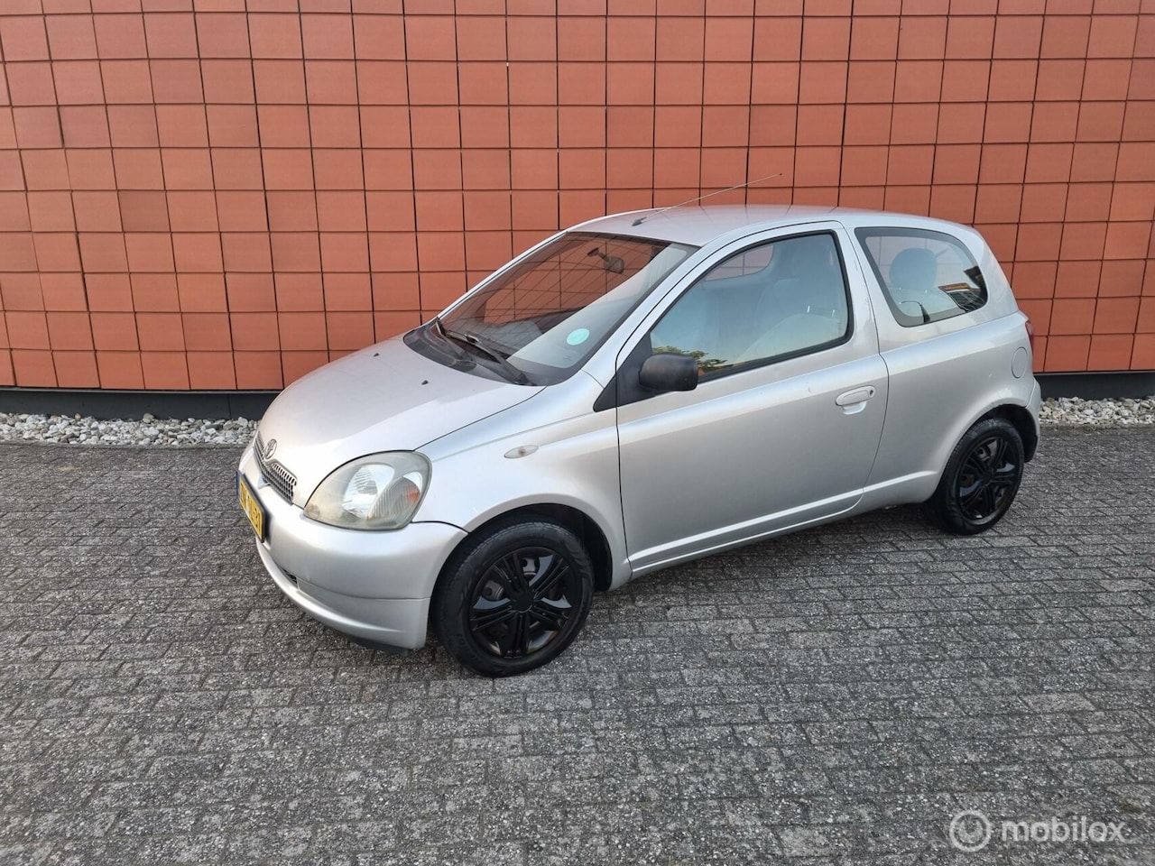 Toyota Yaris - 1.0-16V VVT-i 1.0-16V VVT-i/nieuwe apk/ - AutoWereld.nl
