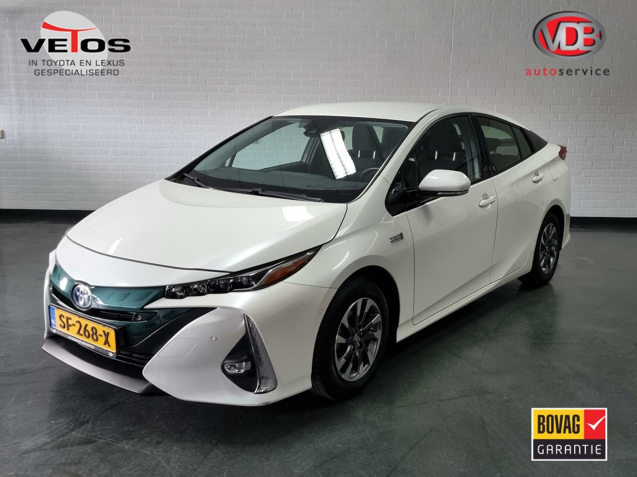 Toyota Prius - 1.8 Plug-in Hybrid Business Plus / Luxury Pack - AutoWereld.nl
