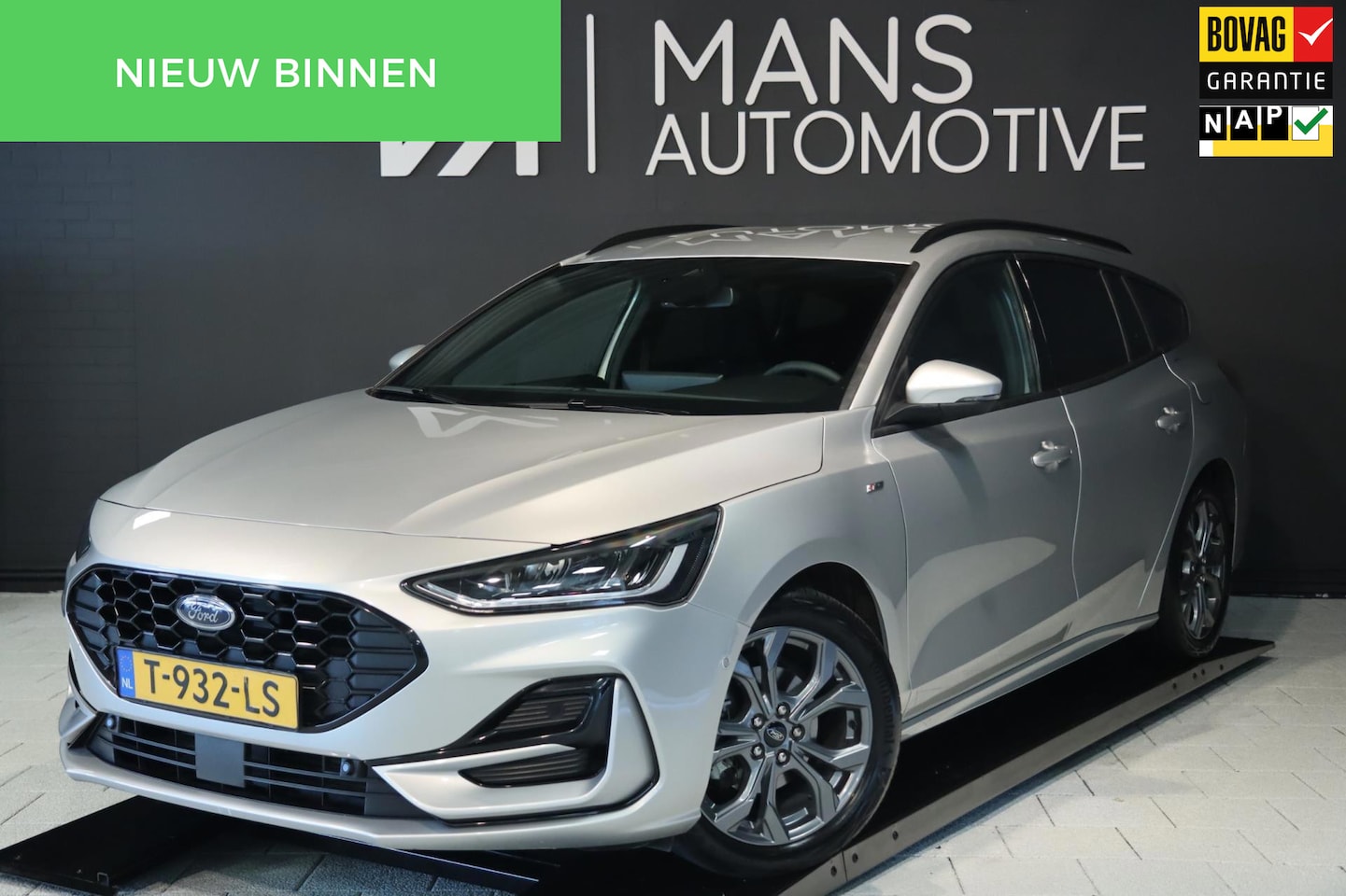 Ford Focus Wagon - 1.0 EcoBoost Hybrid ST Line / KEYLESS / CAMERA / STUUR+STOELVERW - AutoWereld.nl