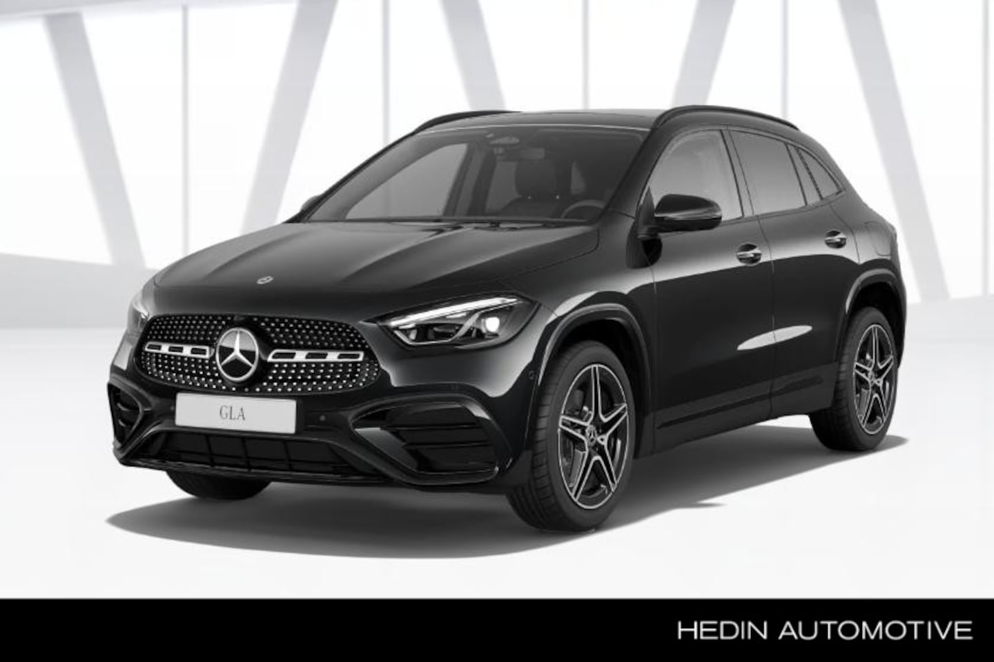 Mercedes-Benz GLA-Klasse - GLA 180 Automaat Business Solution AMG | Premium Plus Pakket | Nightpakket | Trekhaak - AutoWereld.nl