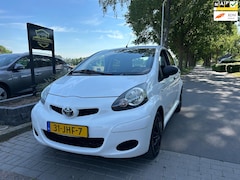 Toyota Aygo - 1.0-12V Access, WEINIG KM, RADIO/CD, STUURBEKRACHTIGING, NIEUWE APK