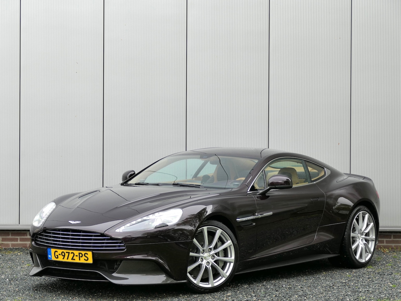 Aston Martin V12 Vanquish - 6.0 Touchtronic Ceramic brakes / Bang&Olufsen / Navigatie - AutoWereld.nl
