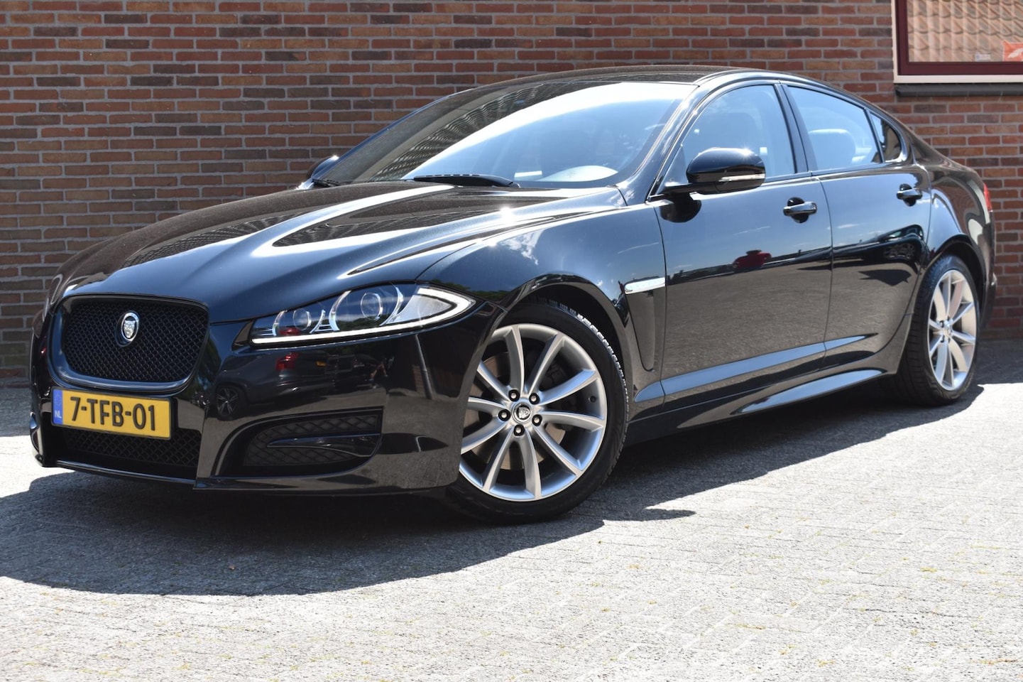 Jaguar XF - 3.0 V6 '14 Leder NAP Clima Navi Cruise Inruil mogelijk - AutoWereld.nl