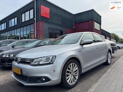 Volkswagen Jetta - 1.4 TSI Hybrid Highline LEES TEKST Schade | NAP