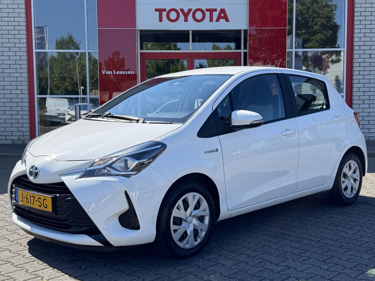 Toyota Yaris - 1.5 HYBRID ASPIRATION CLIMA CRUISE CAMERA ELEK-RAMEN STARTKNOP BLUETOOTH - AutoWereld.nl