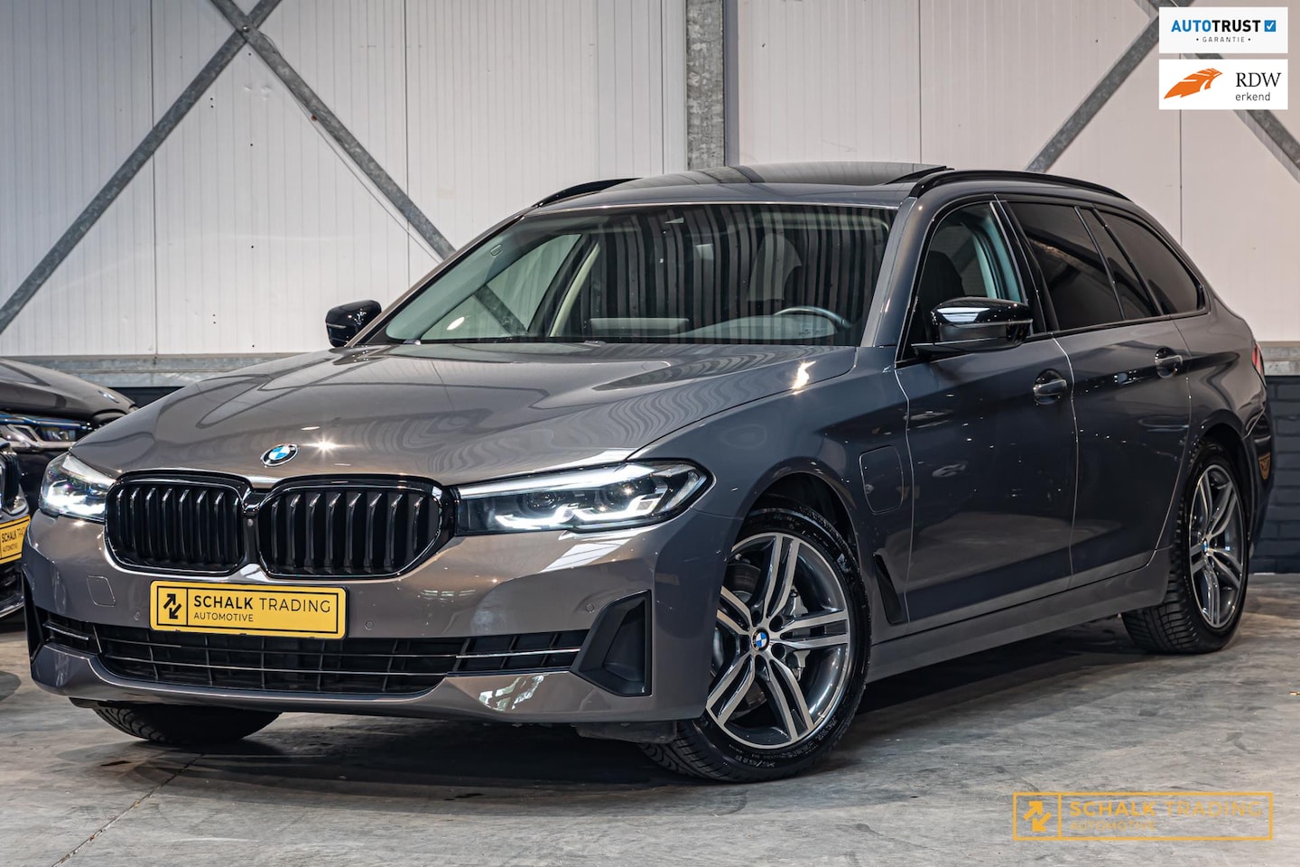 BMW 5-serie Touring - 530e xDrive High Ex|Pano|360Cam|Trekhaak| - AutoWereld.nl