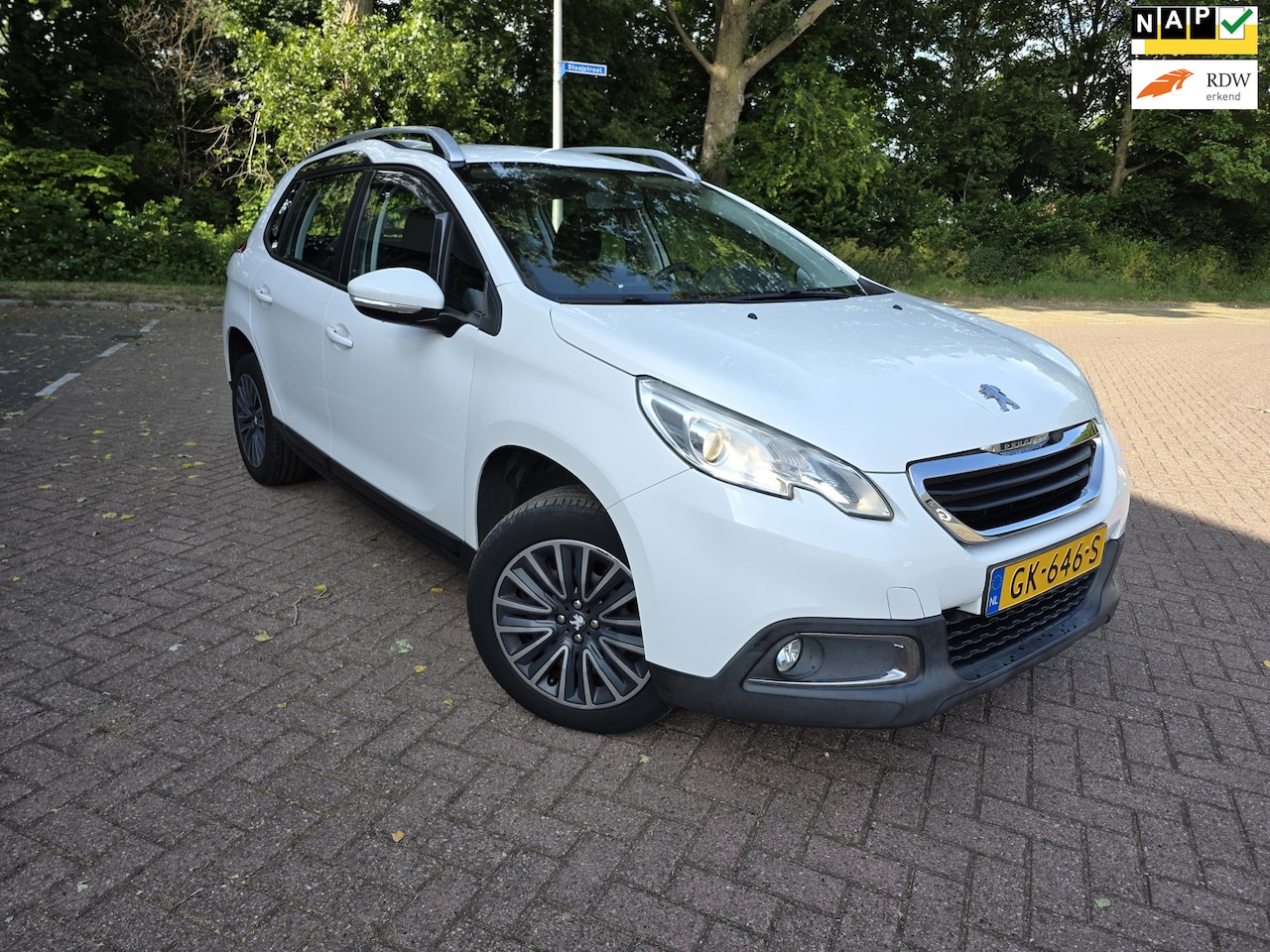 Peugeot 2008 - 1.2 PureTech Blue Lease AUTOMAAT AIRCO Camera Volledig onderhouden - AutoWereld.nl