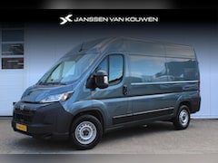 Peugeot Boxer - 2.2 BlueHDi 140 pk automaat L2H2 3.5t Trekhaak / Navigatie / Cruise-Control