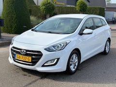 Hyundai i30 Wagon - 1.6 CRDi Business Edition 2015 Navi/Clima/Lmv
