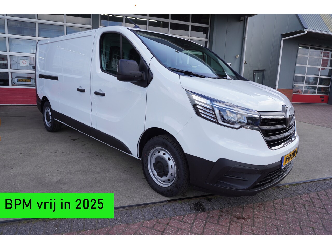 Renault Trafic - 2.0 Blue dC1 150PK T30 L2H1 Airco | Cruise | Navi | Camera - AutoWereld.nl
