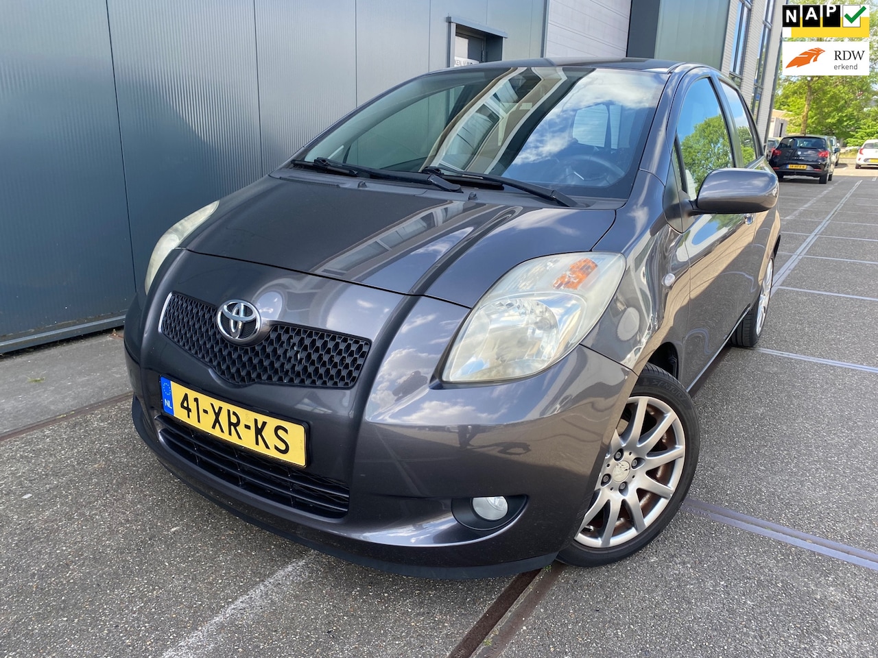 Toyota Yaris - 1.3 VVTi Sol / NAP / AIRCO / APK / BOEKJES / TWEE SLEUTELS / 5DRS / NETTE AUTO!!! - AutoWereld.nl