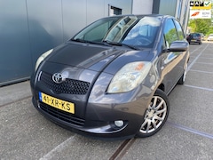 Toyota Yaris - 1.3 VVTi Sol / NAP / AIRCO / APK / BOEKJES / TWEE SLEUTELS / 5DRS / NETTE AUTO