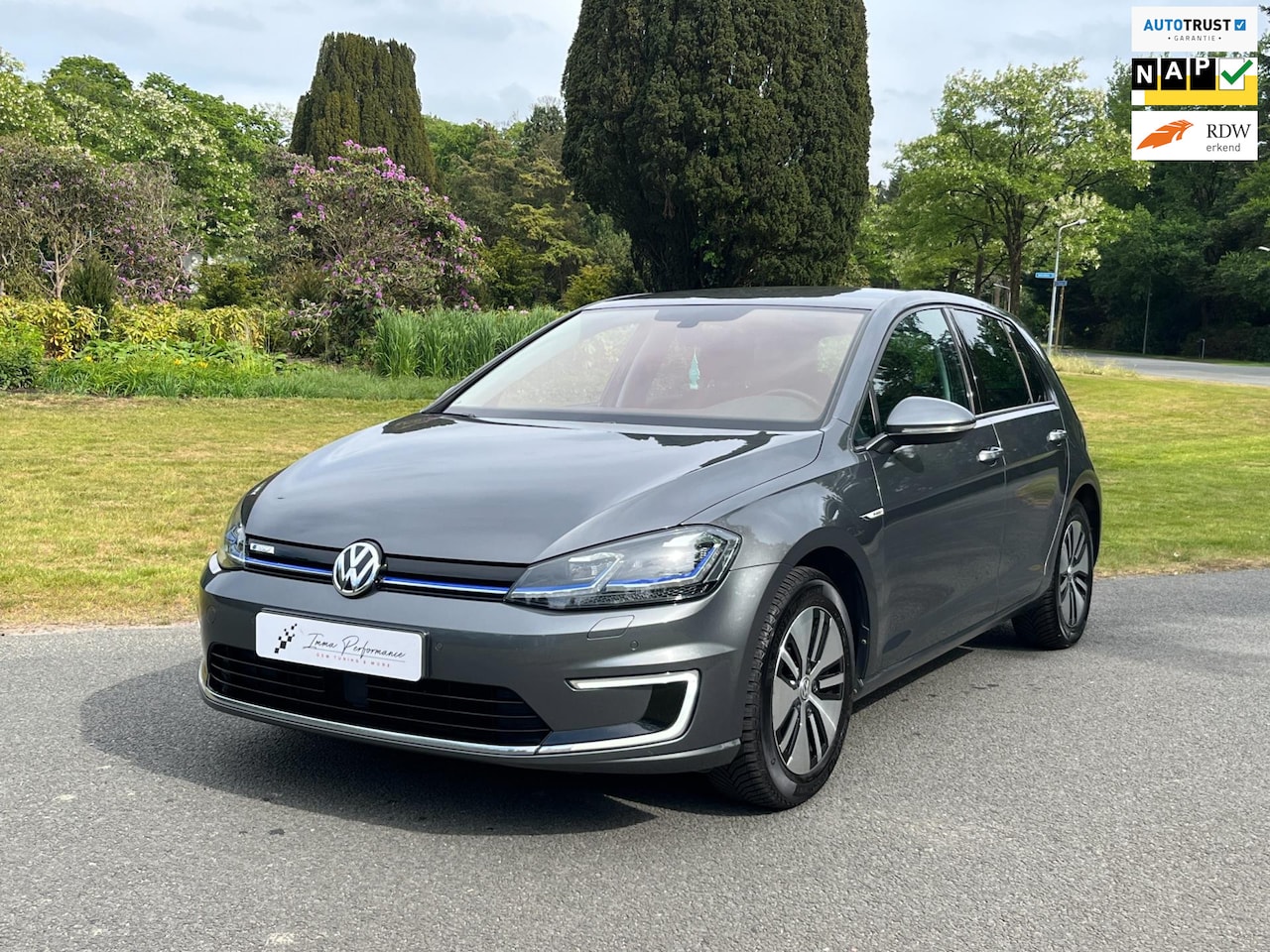 Volkswagen e-Golf - E-Golf Virtual Cockpit - Discover Pro Navigatie - AutoWereld.nl