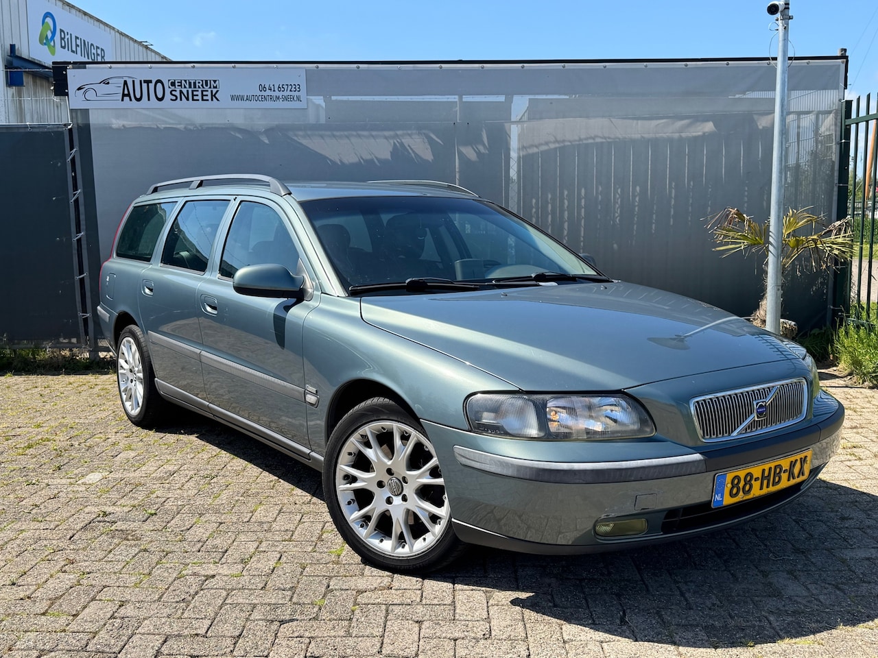 Volvo V70 - 2.3 T-5 Geartr. C.L - APK 06-26 - Airco - Cruise - AutoWereld.nl